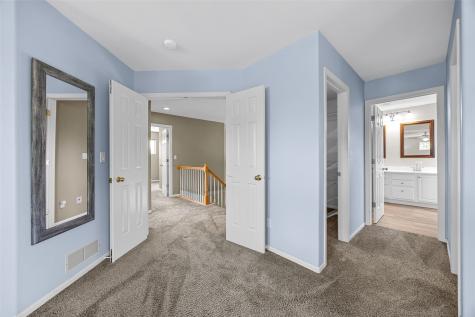 860 Wolf Ridge Road Hiawatha IA 52233