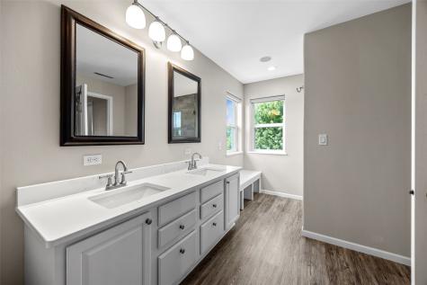 860 Wolf Ridge Road Hiawatha IA 52233