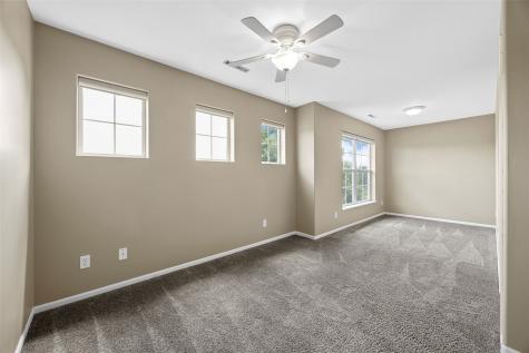 860 Wolf Ridge Road Hiawatha IA 52233