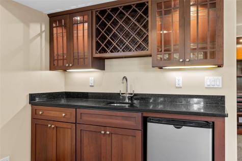 860 Wolf Ridge Road Hiawatha IA 52233