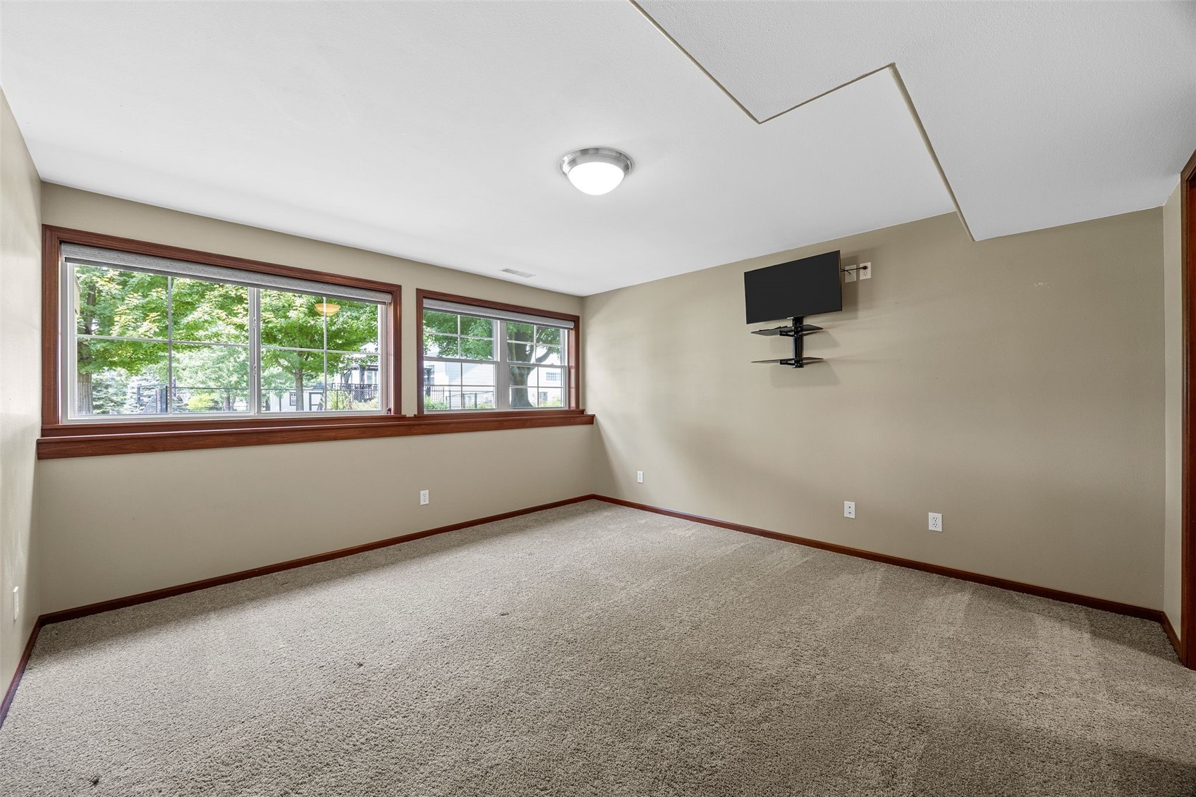 860 Wolf Ridge Road Hiawatha IA 52233