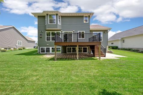 860 Wolf Ridge Road Hiawatha IA 52233