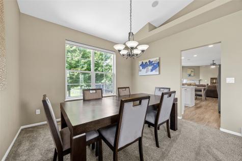 860 Wolf Ridge Road Hiawatha IA 52233