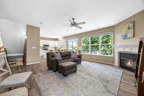 860 Wolf Ridge Road Hiawatha IA 52233