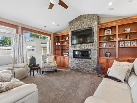 4039 10th Street Marion IA 52302