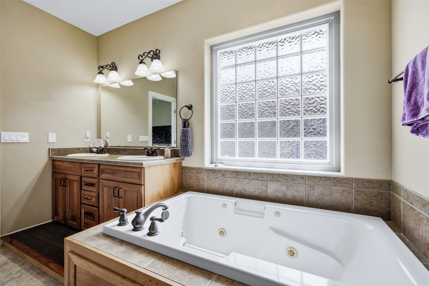 3501 Royal SW Cedar Rapids IA 52404