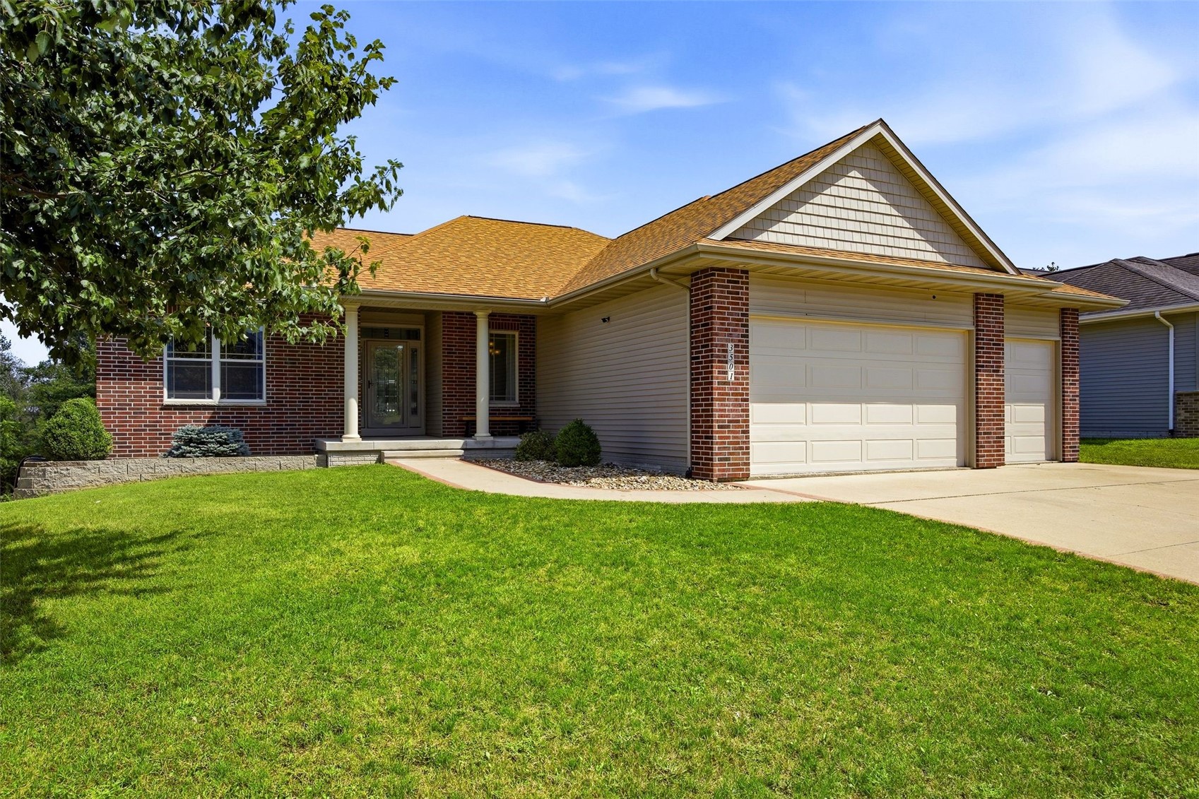 3501 Royal SW Cedar Rapids IA 52404