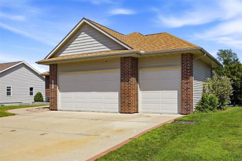 3501 Royal SW Cedar Rapids IA 52404