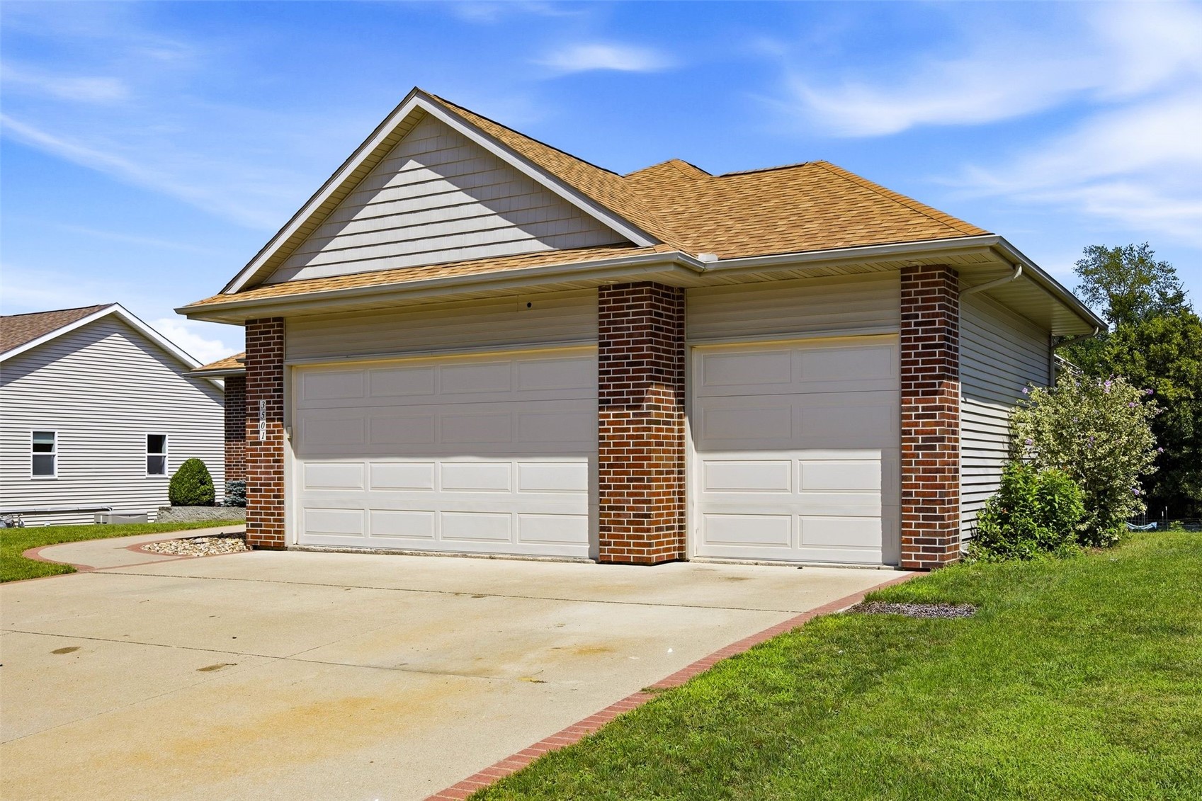 3501 Royal SW Cedar Rapids IA 52404