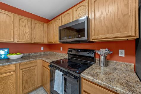 380 Oak Park Circle Marion IA 52302