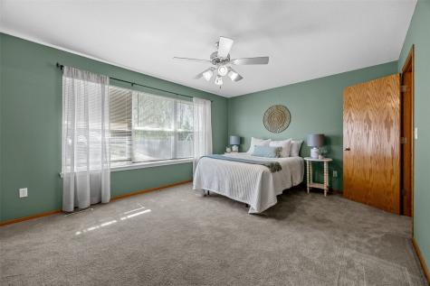 380 Oak Park Circle Marion IA 52302