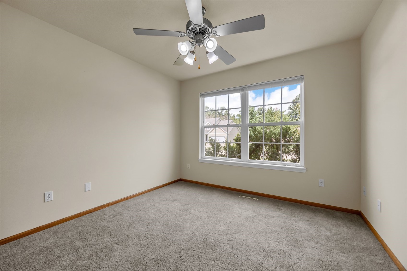 380 Oak Park Circle Marion IA 52302