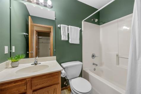 380 Oak Park Circle Marion IA 52302