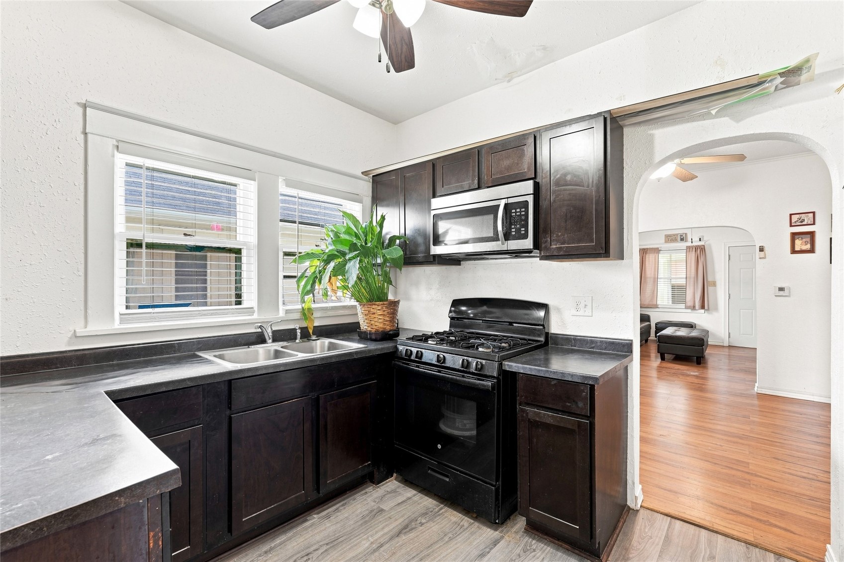 808 Oakland Road NE Cedar Rapids IA 52402