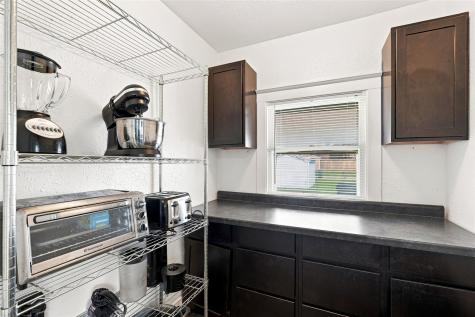 808 Oakland Road NE Cedar Rapids IA 52402