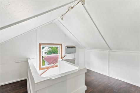 808 Oakland Road NE Cedar Rapids IA 52402