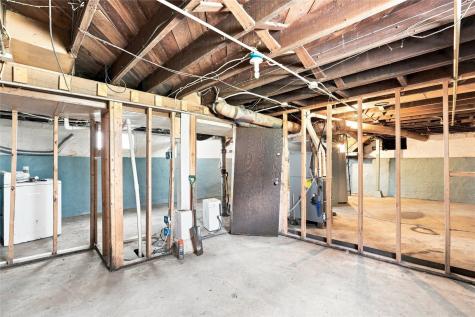 808 Oakland Road NE Cedar Rapids IA 52402