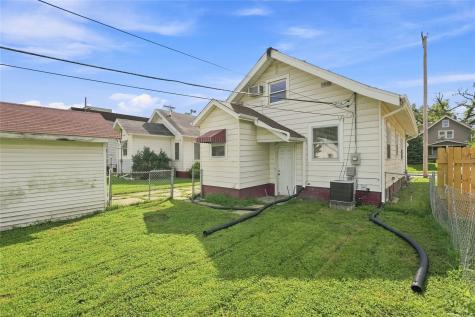 808 Oakland Road NE Cedar Rapids IA 52402