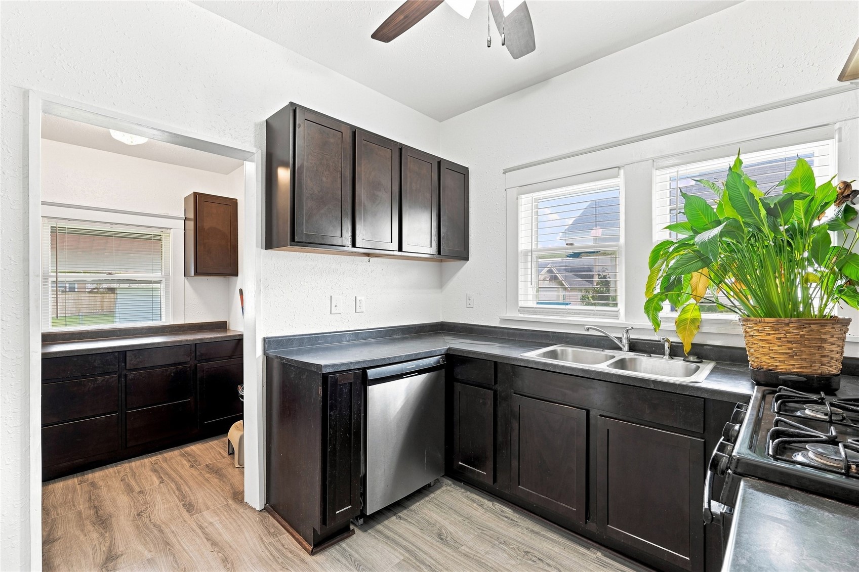 808 Oakland Road NE Cedar Rapids IA 52402