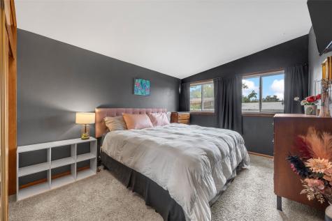 4216 Northwood Drive NE Cedar Rapids IA 52402