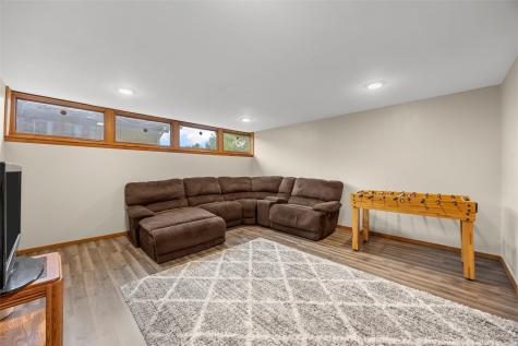 4216 Northwood Drive NE Cedar Rapids IA 52402