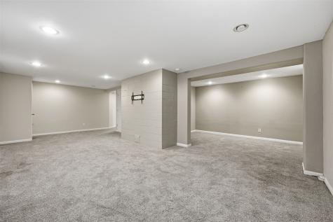 3653 Cottage Grove Avenue SE Cedar Rapids IA 52403