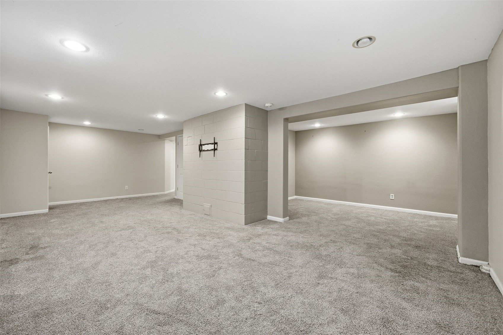 3653 Cottage Grove Avenue SE Cedar Rapids IA 52403