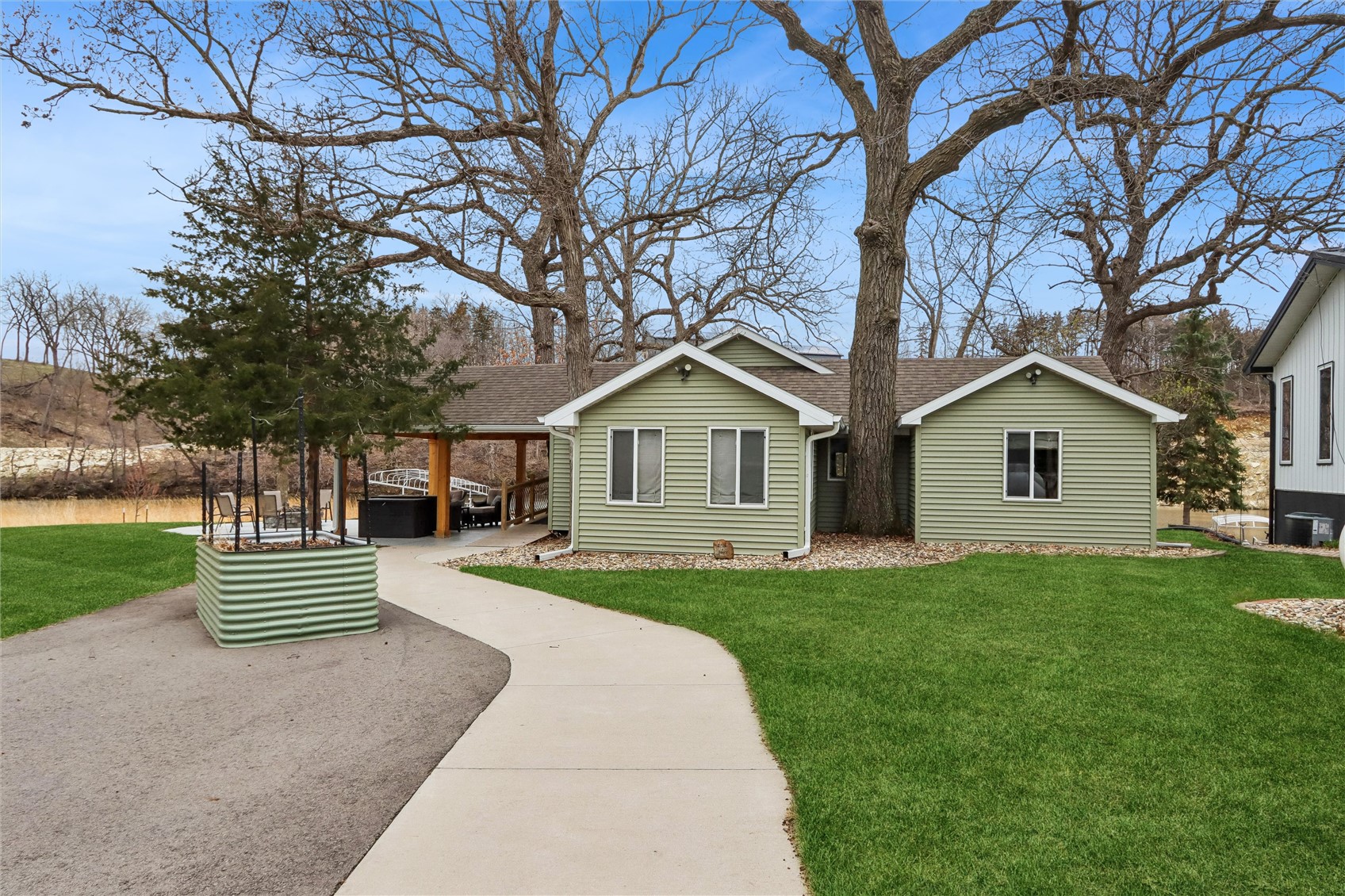 20434 254th Street Delhi IA 52223