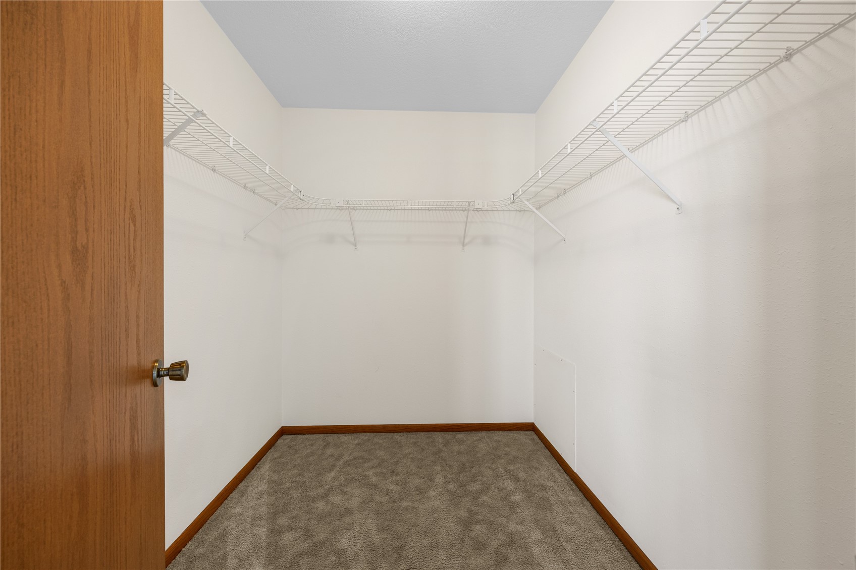 506 3rd Avenue Newhall IA 52315