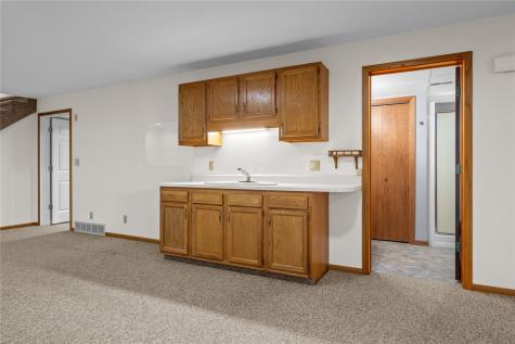 506 3rd Avenue Newhall IA 52315