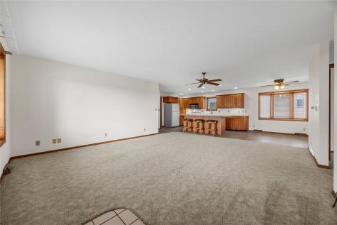 506 3rd Avenue Newhall IA 52315