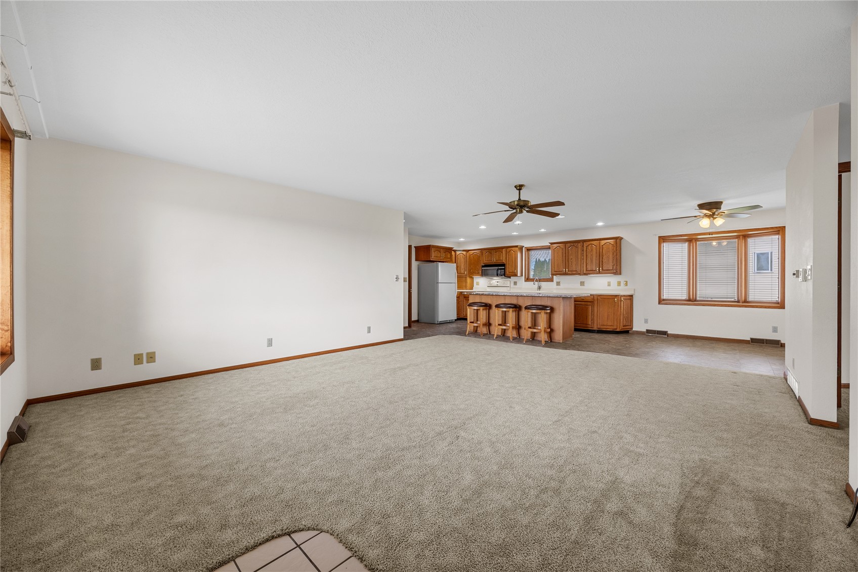 506 3rd Avenue Newhall IA 52315
