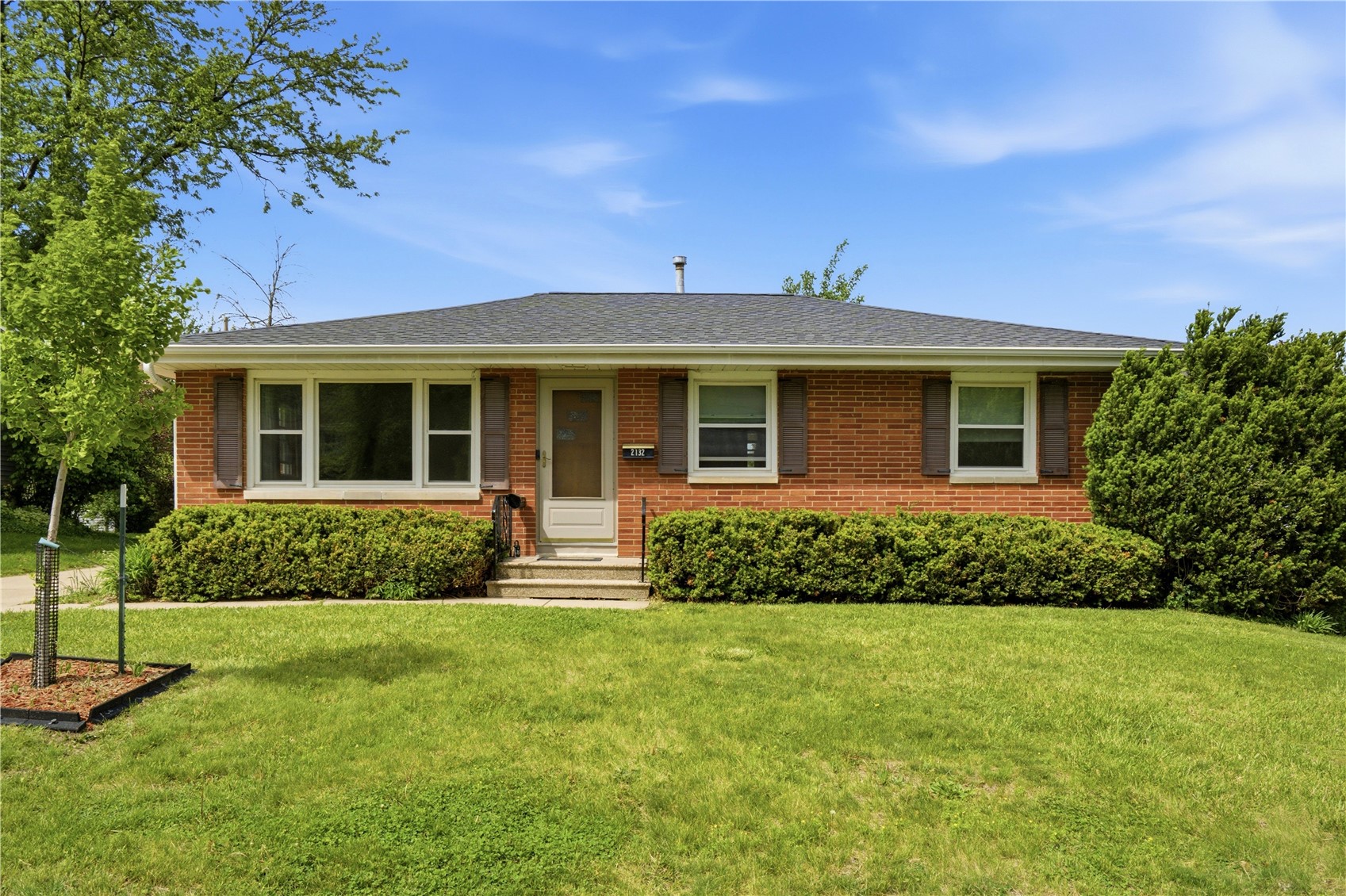 2132 Larry Drive NE Cedar Rapids IA 52402