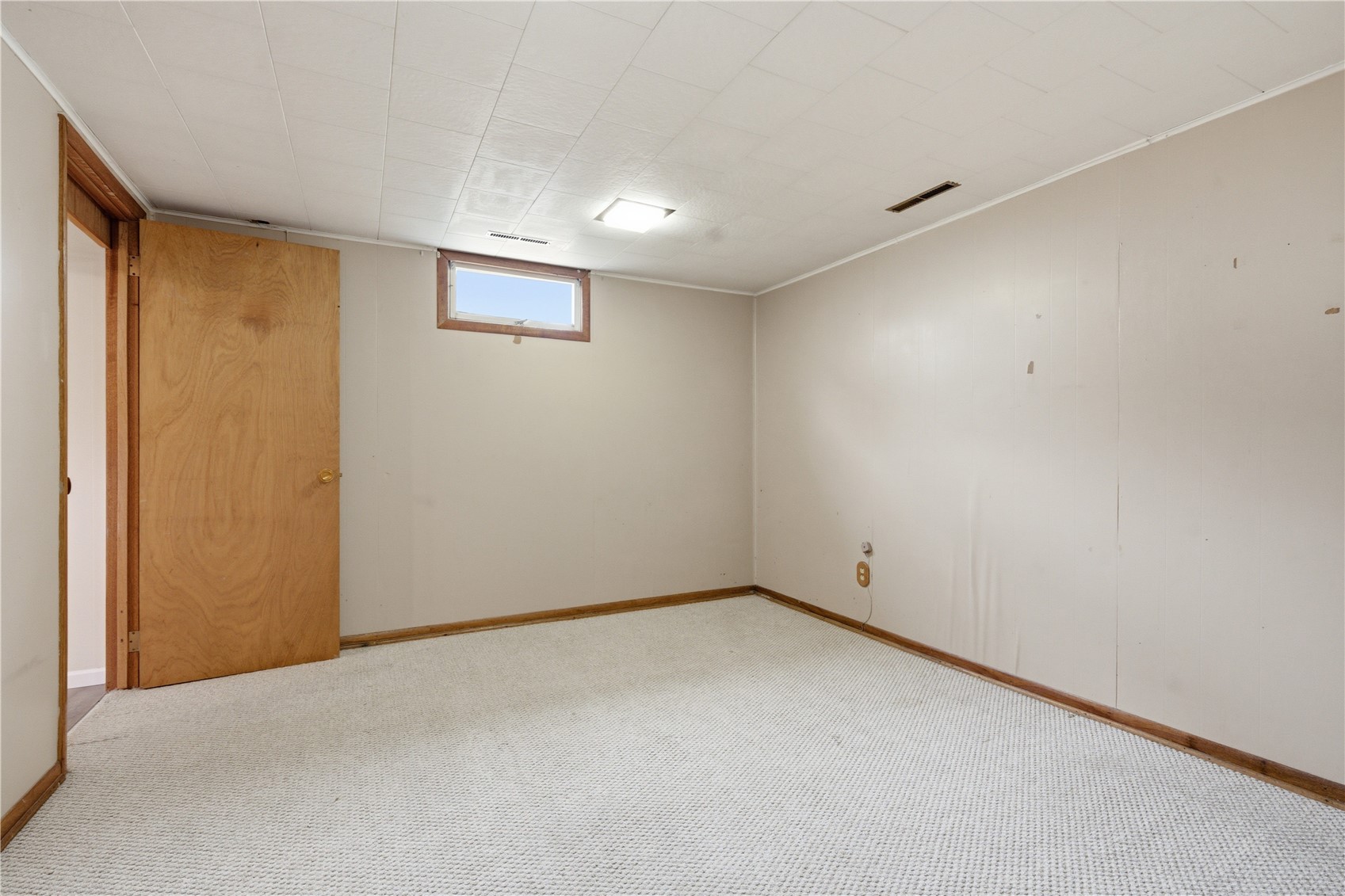 2132 Larry Drive NE Cedar Rapids IA 52402