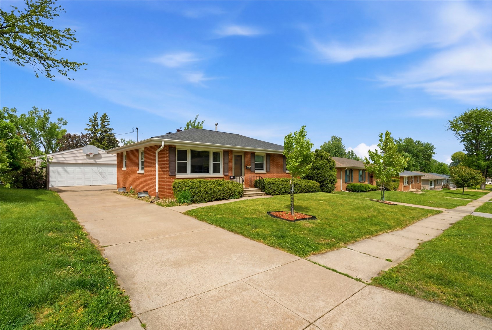 2132 Larry Drive NE Cedar Rapids IA 52402