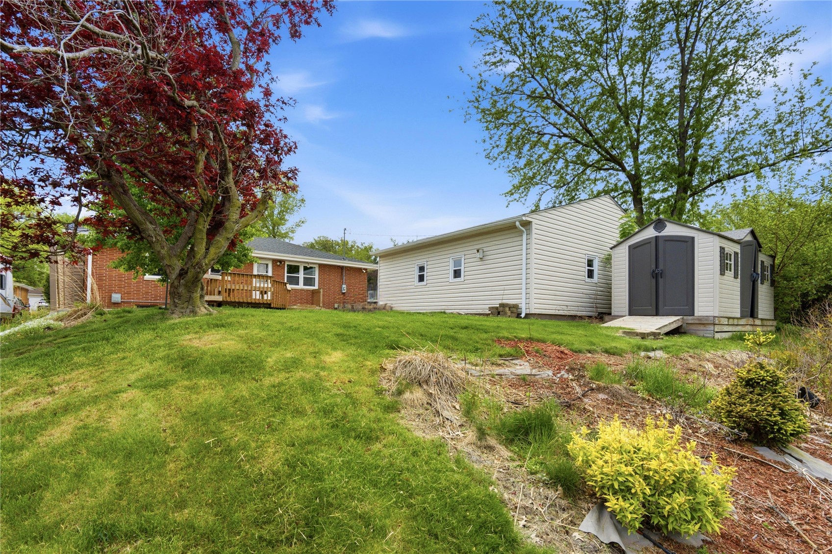 2132 Larry Drive NE Cedar Rapids IA 52402