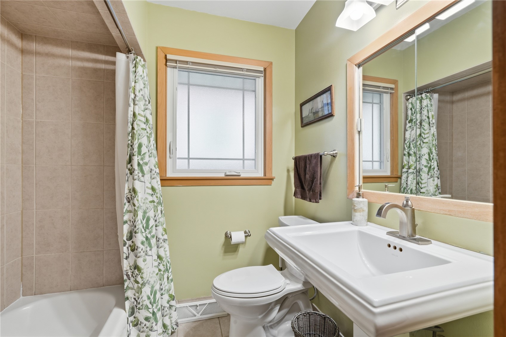 1469 Golfview Drive NE Cedar Rapids IA 52402