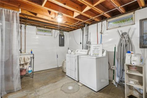 1469 Golfview Drive NE Cedar Rapids IA 52402