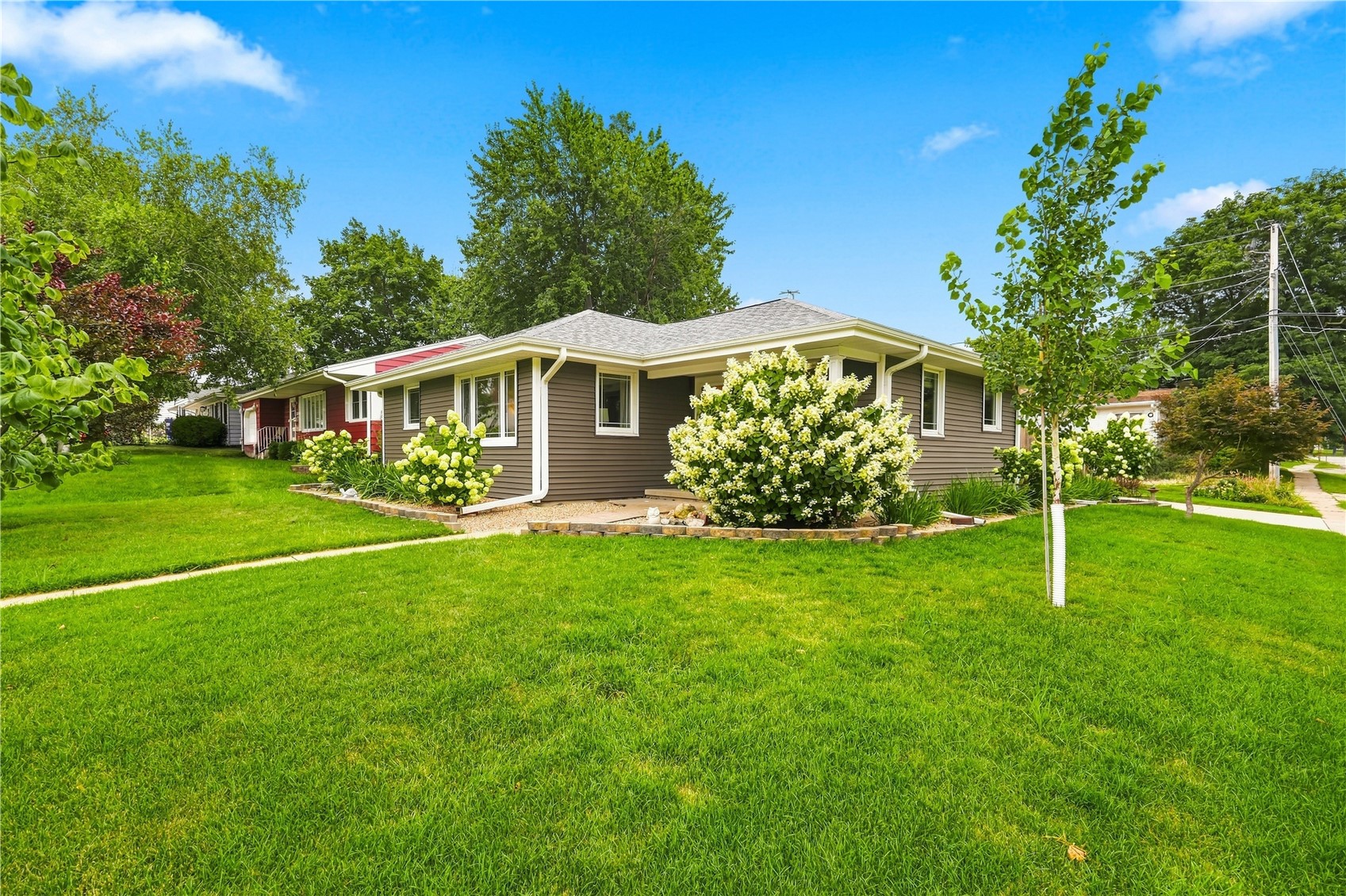 1469 Golfview Drive NE Cedar Rapids IA 52402