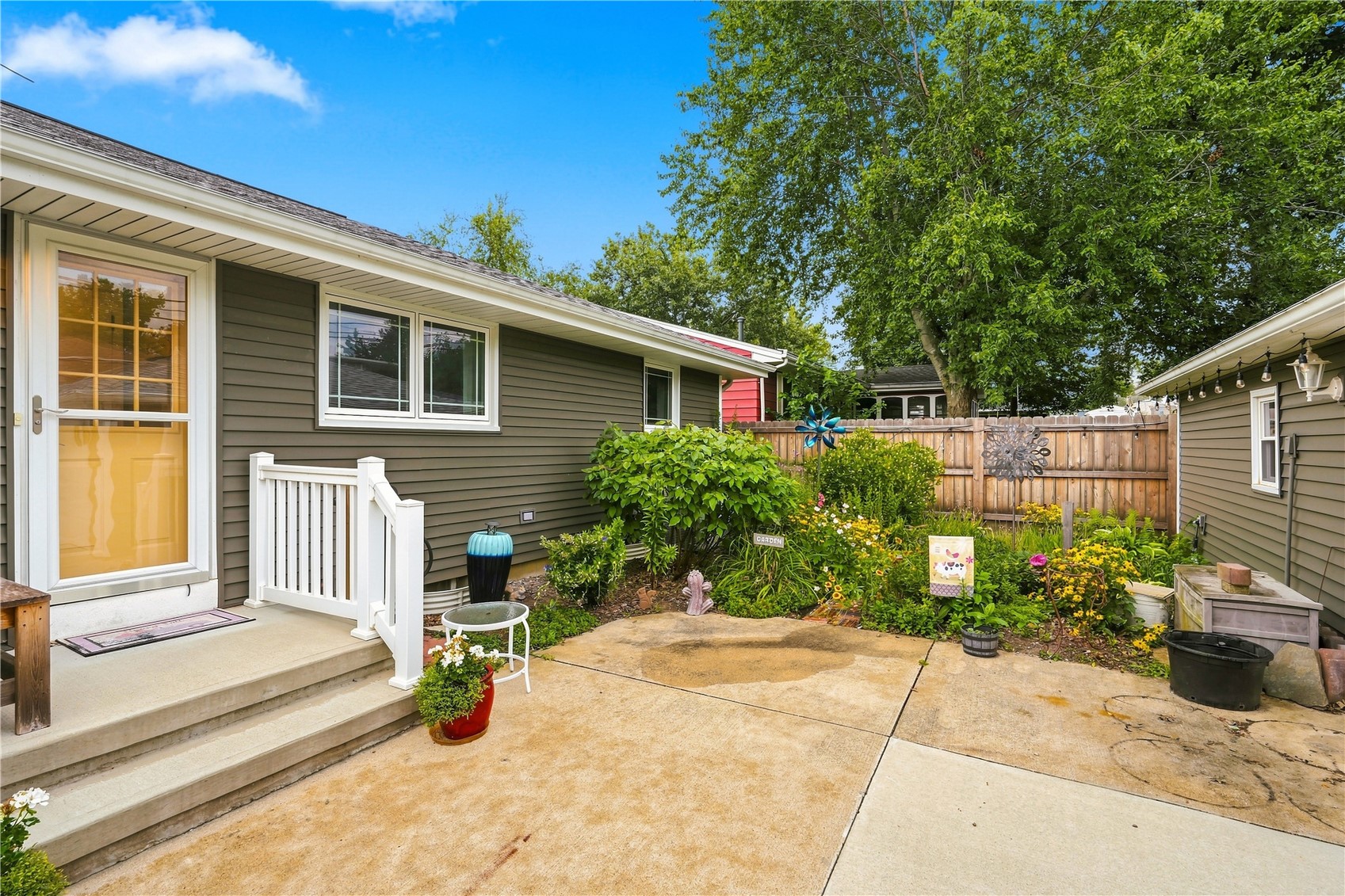 1469 Golfview Drive NE Cedar Rapids IA 52402