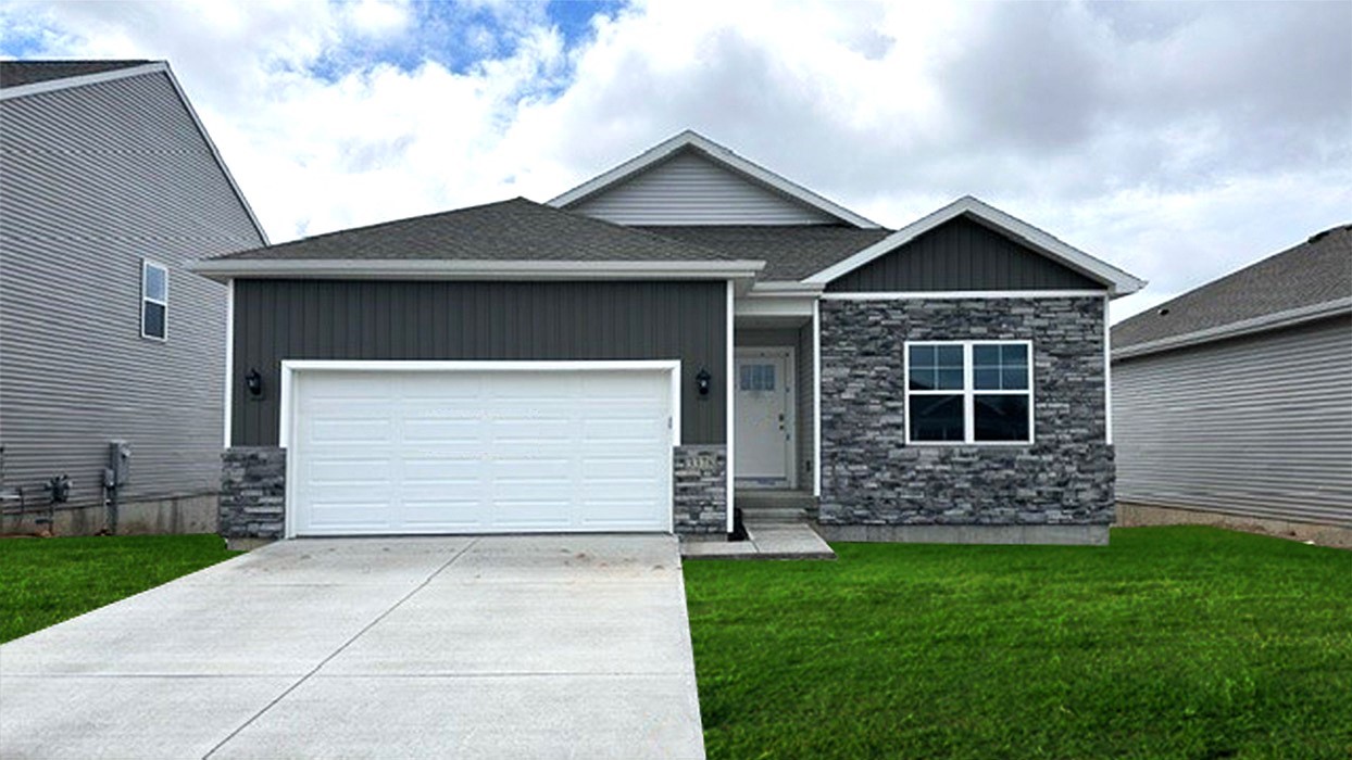 2818 Mary Drive Hiawatha IA 52233