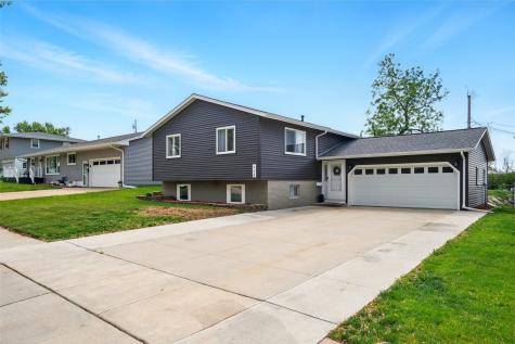 224 32nd Street NW Cedar Rapids IA 52405