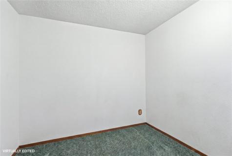 6525 Council Street NE Cedar Rapids IA 52402