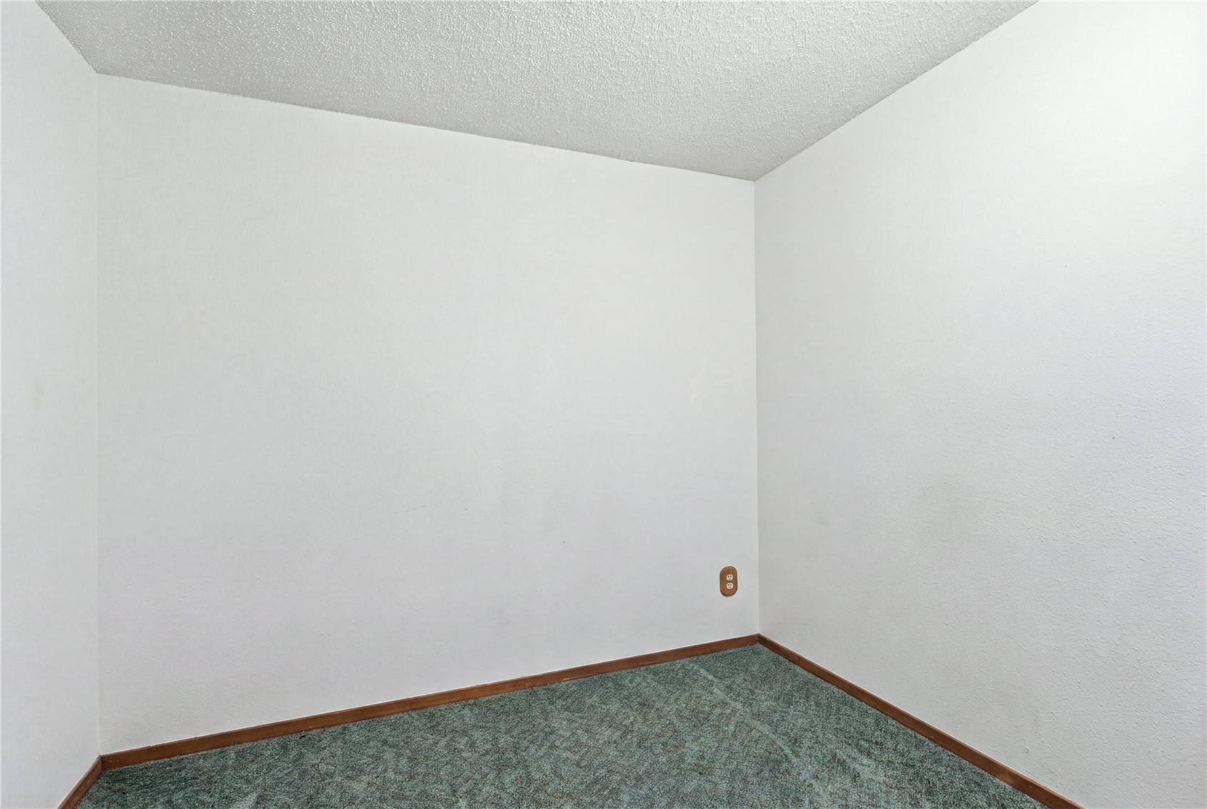 6525 Council Street NE Cedar Rapids IA 52402