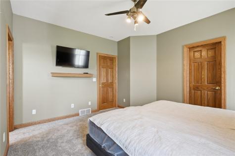 6205 Palmetto Cedar Rapids IA 52404
