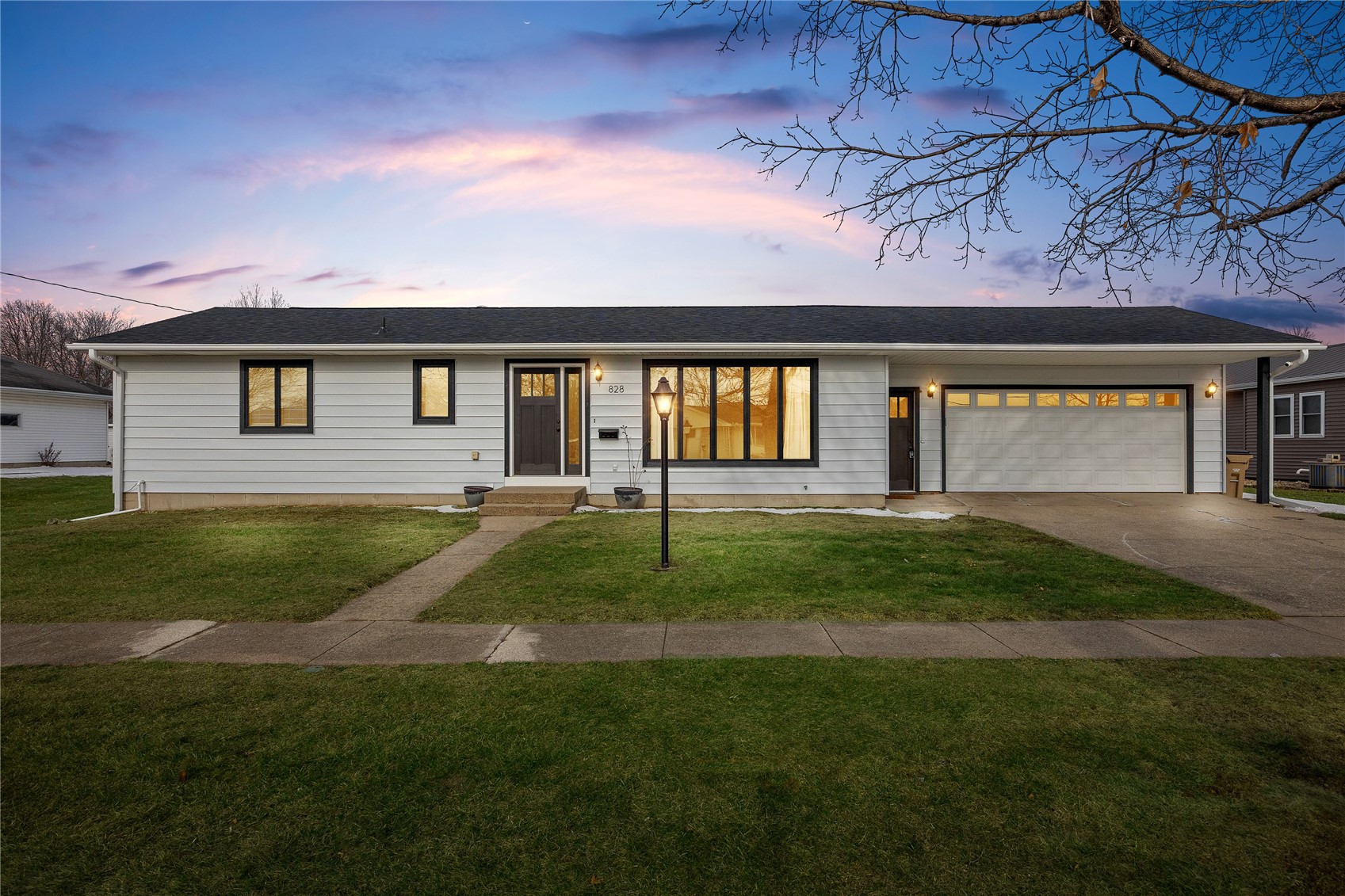 828 E Butler Street Manchester IA 52057