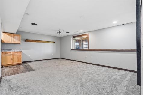 103 Viking Drive Vinton IA 52349