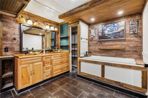 103 Viking Drive Vinton IA 52349