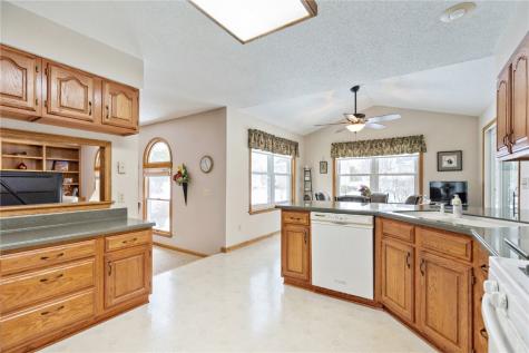 7320 Hampshire Drive NE Cedar Rapids IA 52402