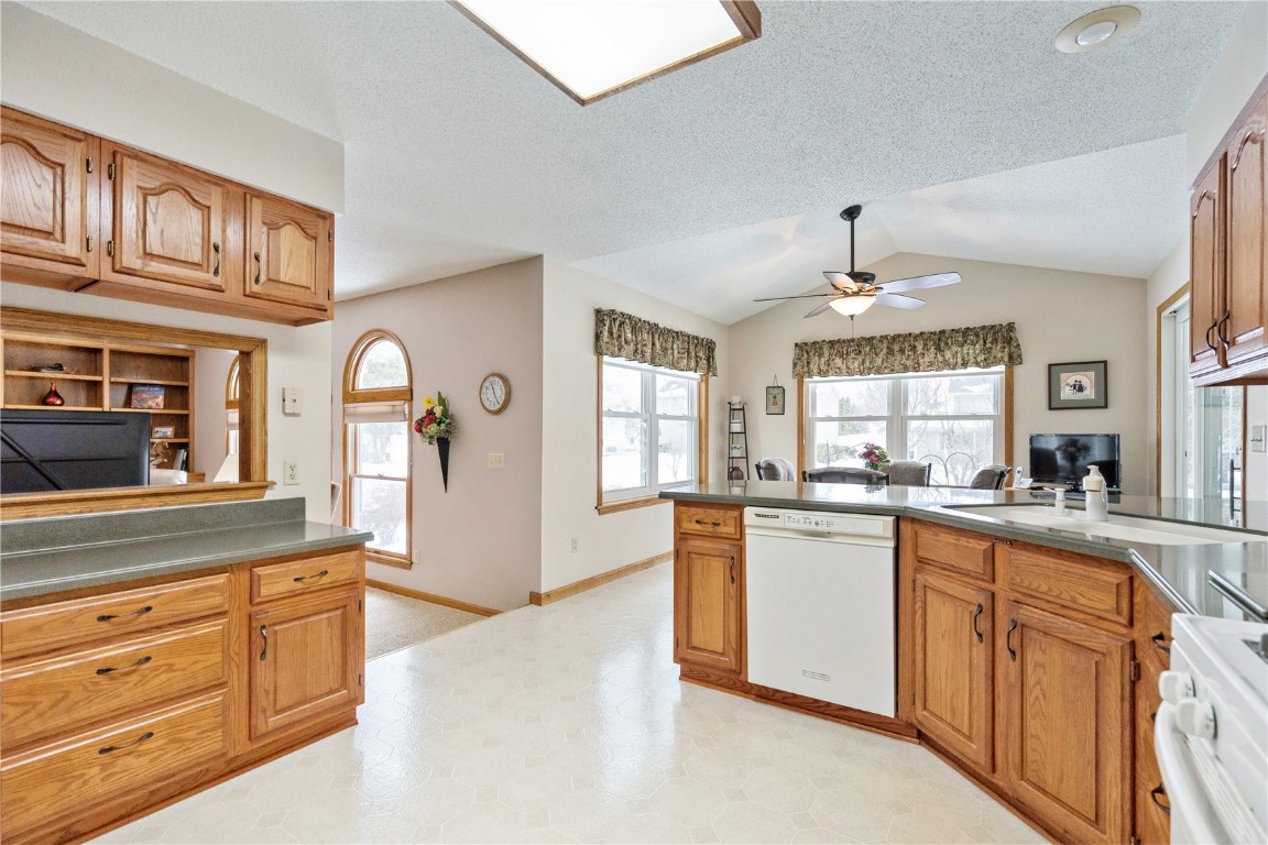 7320 Hampshire Drive NE Cedar Rapids IA 52402